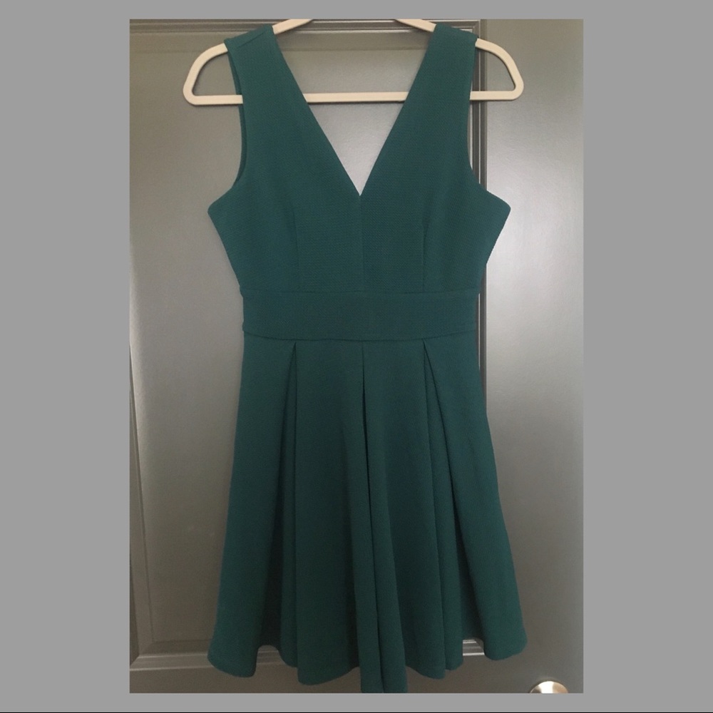 MOVING SALE - Dark Green Low Back Skater Dress 👗